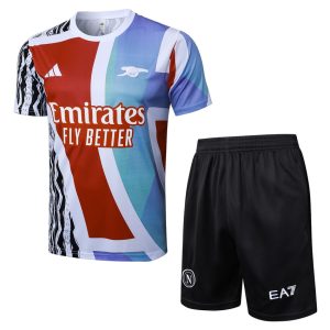 Camiseta y pantalón corto azul y rojo del Arsenal 2024-2025