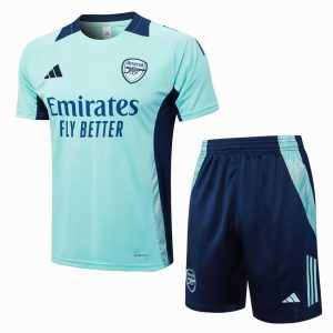 Conjunto de camiseta y pantalones cortos verde del Arsenal 2024-2025
