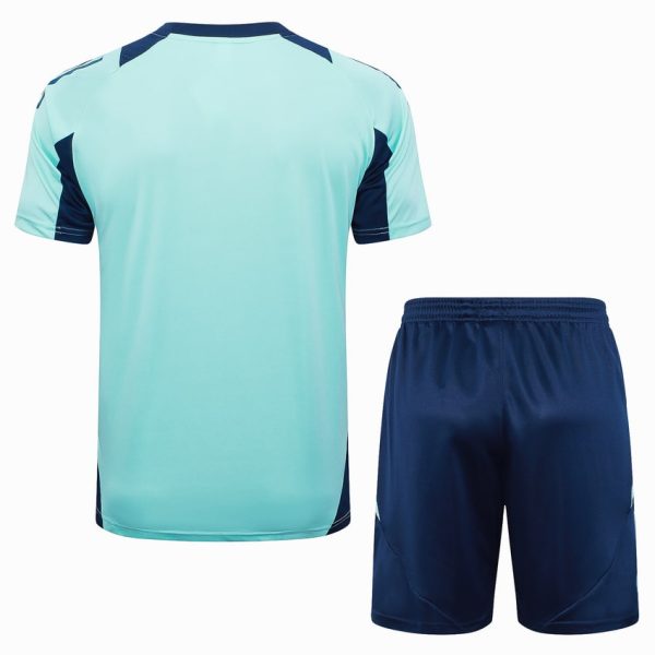 Conjunto de camiseta y pantalones cortos verde del Arsenal 2024-2025