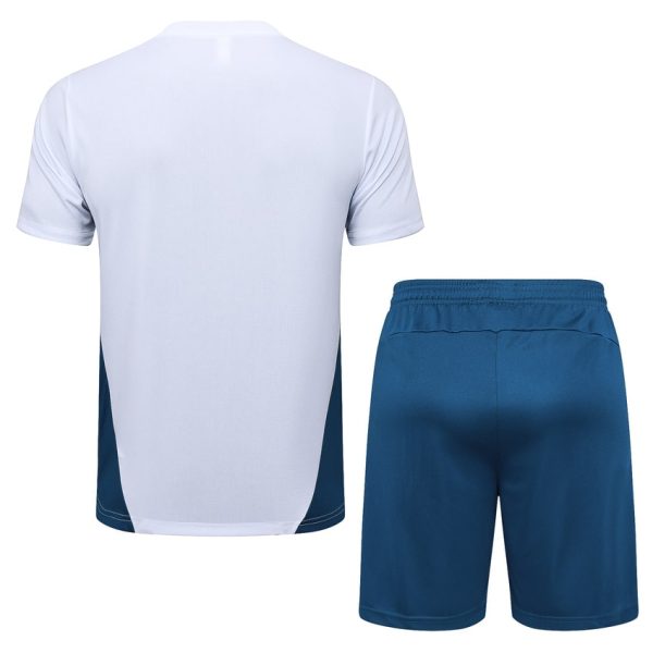 Conjunto de camiseta y pantalones cortos blancos OM 2024 2025