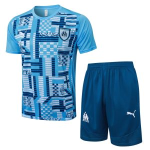 Conjunto de camiseta y pantalones cortos azul cielo OM 2024-2025