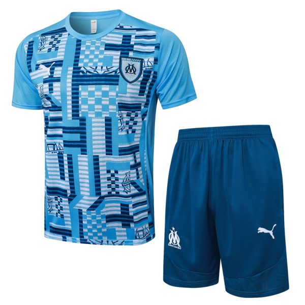 Conjunto de camiseta y pantalones cortos azul cielo OM 2024-2025