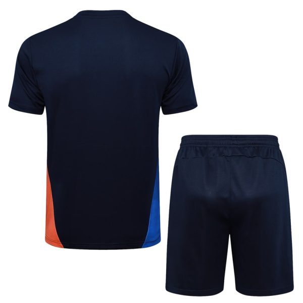 Conjunto de camiseta y pantalones cortos azul oscuro OM 2024 2025