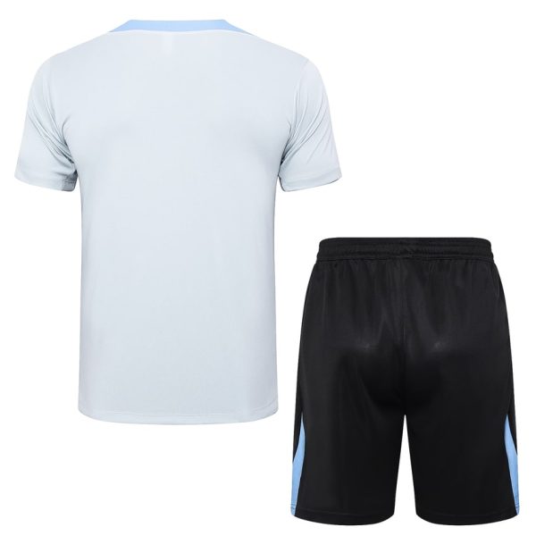 Conjunto de camiseta y pantalones cortos blancos del Tottenham 2024-2025