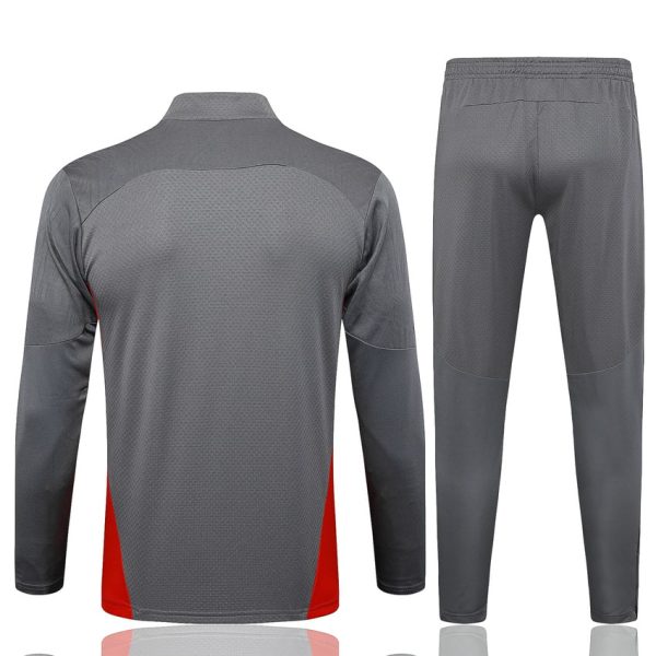 Chándal de entrenamiento del AC Milan 2024-2025 gris